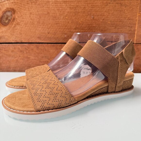 Skechers Wedge Sandals Size 8.5 Womens Bobs Desert Kiss Outdoor Summer NWT - Picture 1 of 10